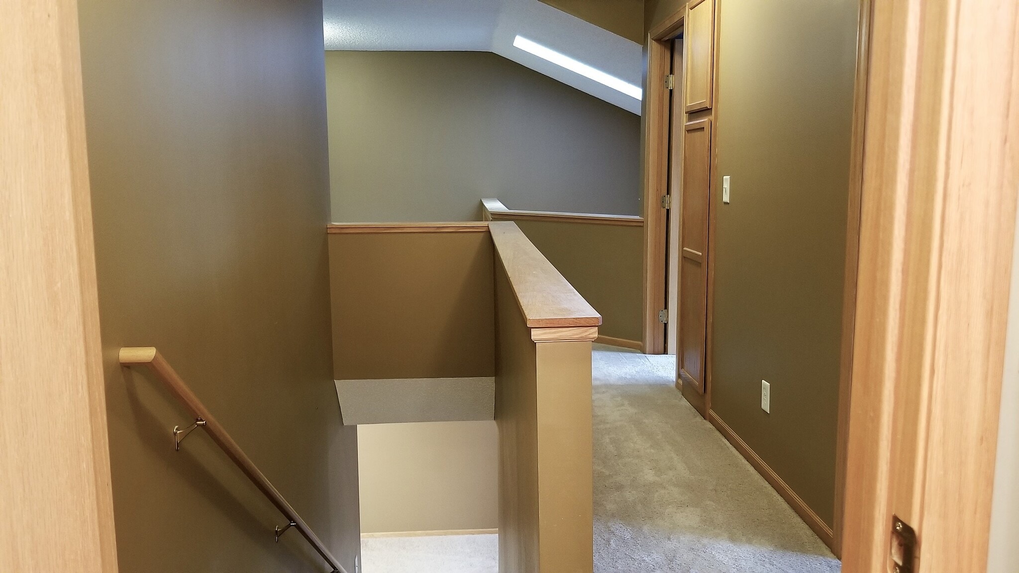 Building Photo - 725 Evergreen Cir