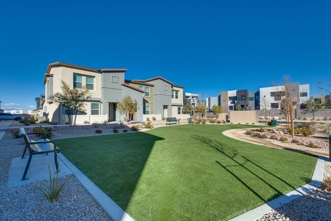 Building Photo - Welcome to a stunning recently built townh...