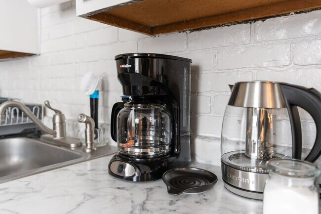 Building Photo - 38 Exeter Rd