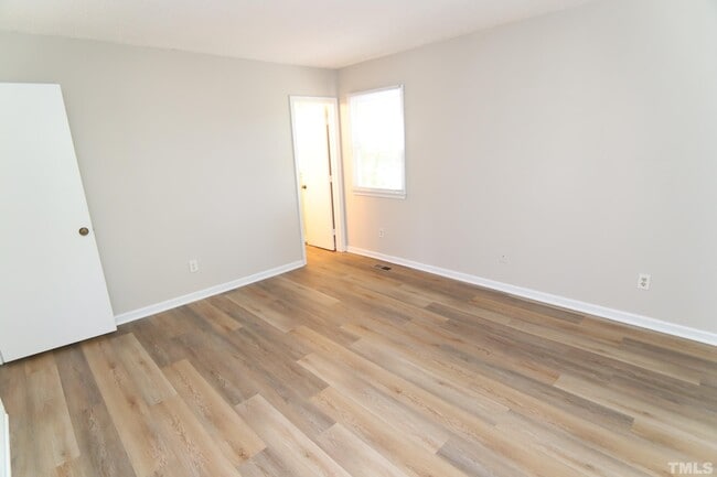 Building Photo - 103 Wigan Cir