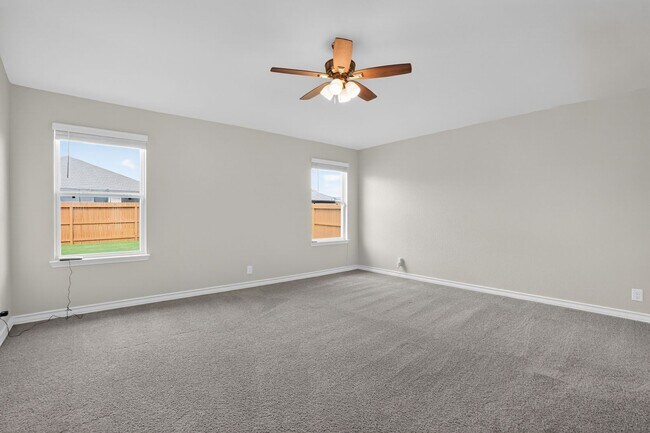 Building Photo - Spacious 5BR Home with Game Room, First-Floor Primary Suite & Appliances Included