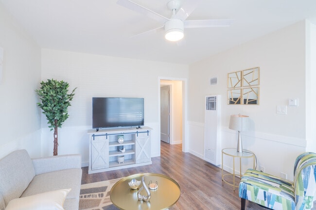 1666 W 158th St Gardena, CA 90247 - The Village Place (Furnished Units Available)