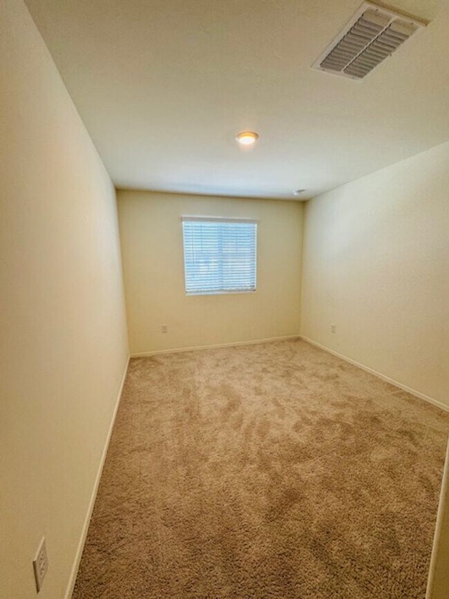 Building Photo - Northwest/ Marana- 5 Bedroom/ 3 Bathroom h...