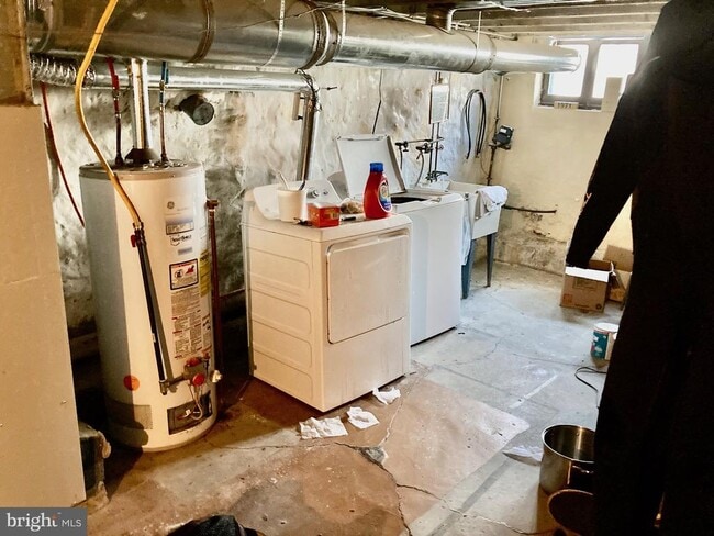 Building Photo - 2647 S 12th St