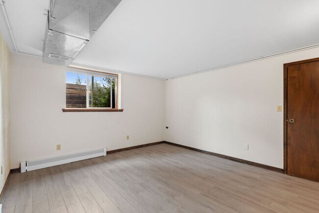 Building Photo - Beautiful 5-Bedroom + Office, 4-Bath Home in Northwest Fort Collins!