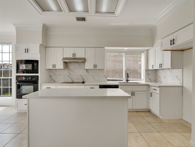 Building Photo - 1127 Gloria Ct
