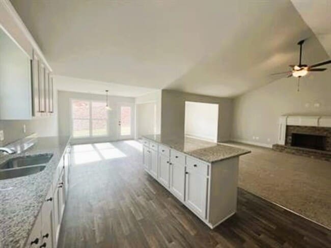 Building Photo - 1160 River Mist Cir