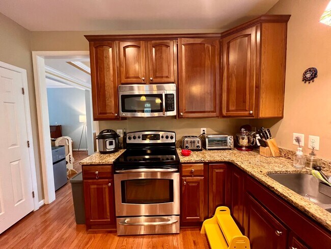 Building Photo - 5920 Nicolet Ct