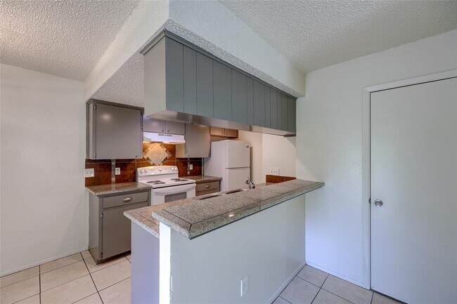 Building Photo - 3438 Willowrun Dr