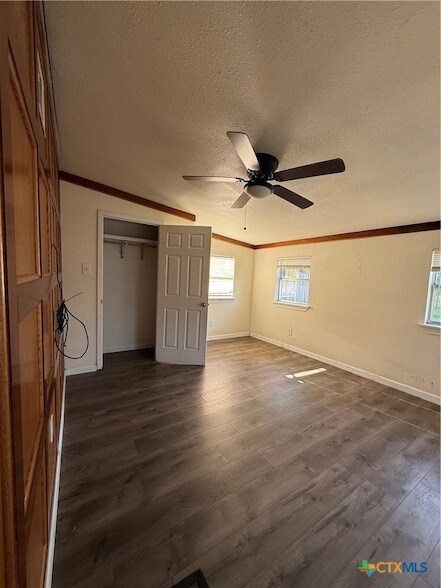 Building Photo - 504 S Brookman