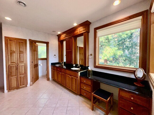 Building Photo - 11707 Kestrel Rd