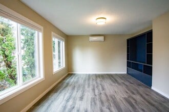 Building Photo - Stunningly Renovated Spacious 2-Bed w/Built-ins, DW, WD, Parking + More!