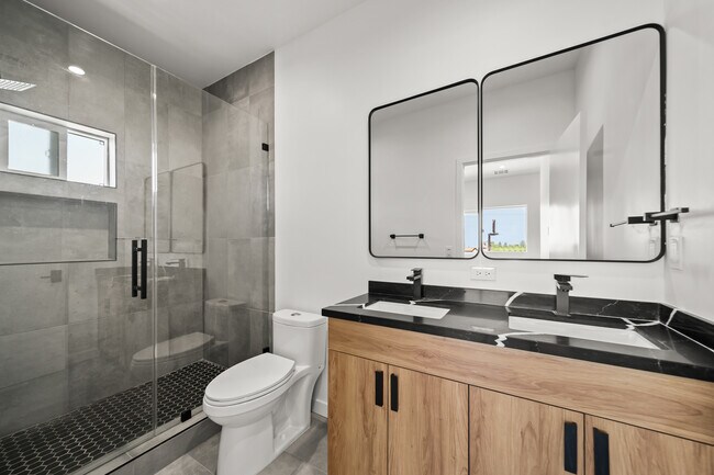 Building Photo - 6049 Craner Ave