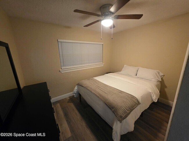 Building Photo - 410 4th St