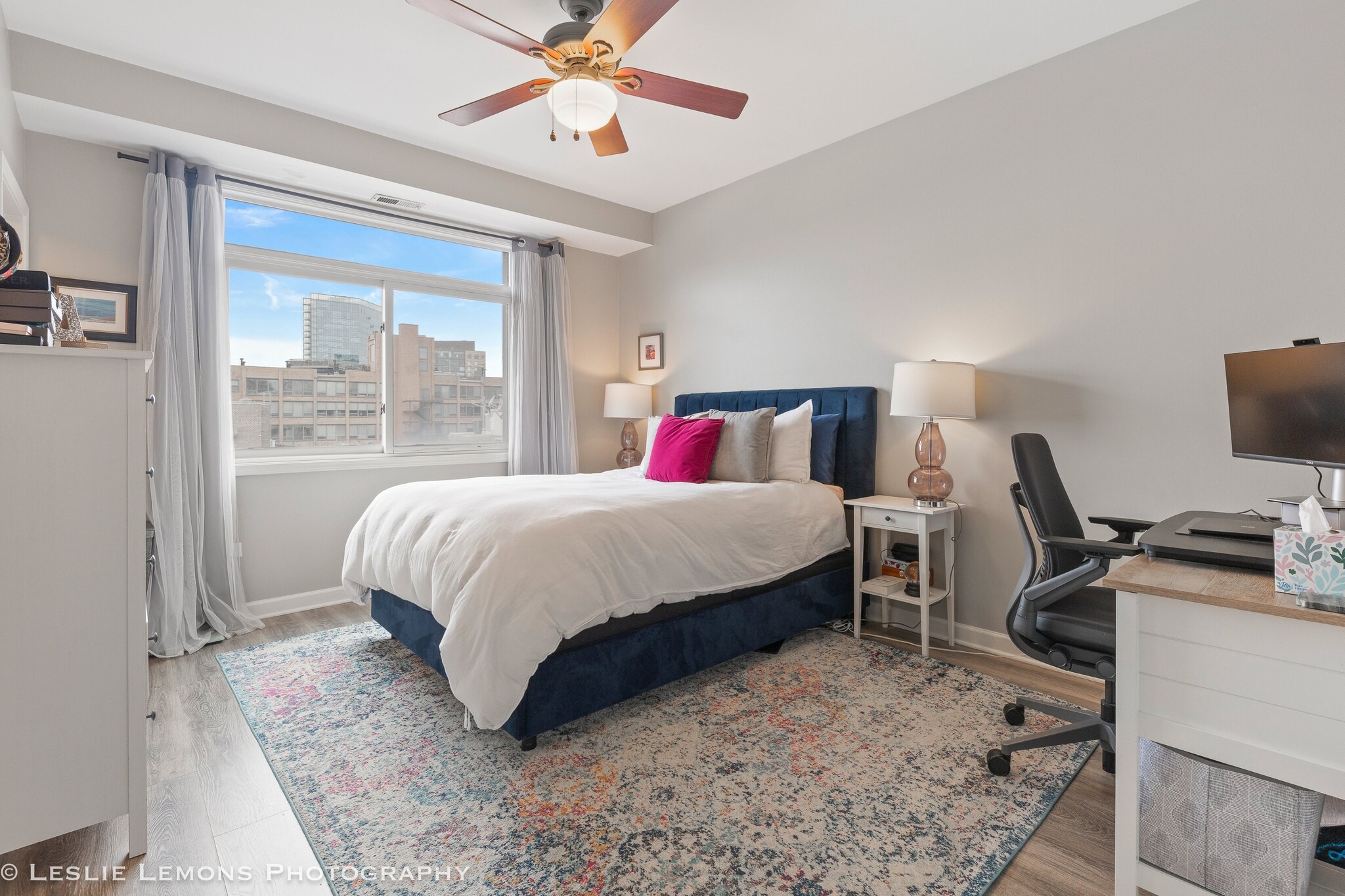 Building Photo - 680 N Green St