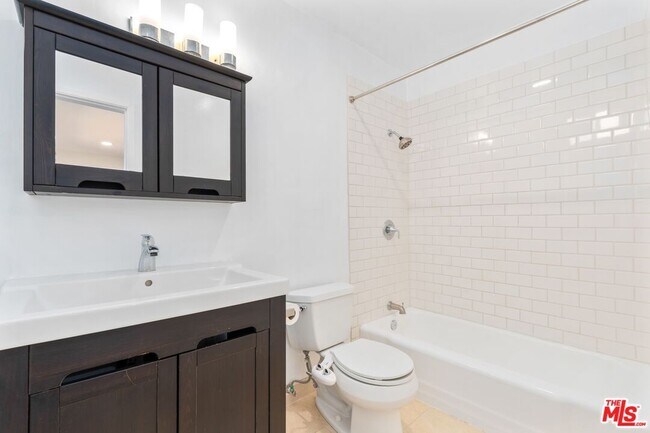 Building Photo - 1907 Selby Ave