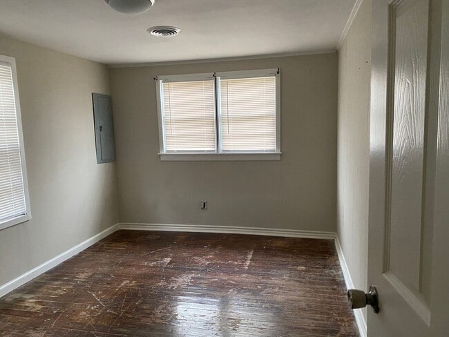 Building Photo - Great 4/2 in Central Lake Charles!