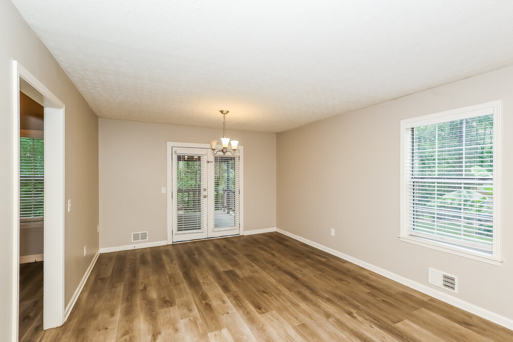 Building Photo - 15 Valley Brook Dr
