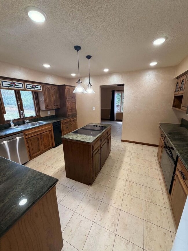 Building Photo - 4427 Edgewood Cir