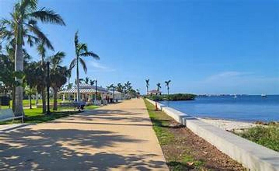Building Photo - COMING SOON!!! Charming 3 Bedroom 1 Bathroom Home in Punta Gorda!