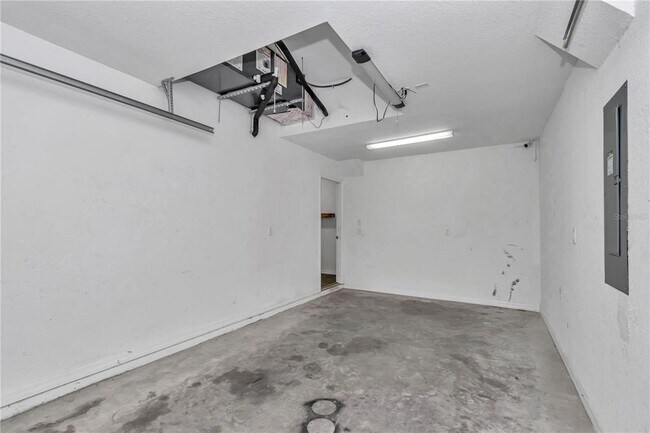 Building Photo - 460 Locust Rd