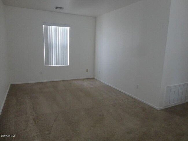 Building Photo - WATERFORD SQUARE COMMUNITY 3 BED 2.5 BATH