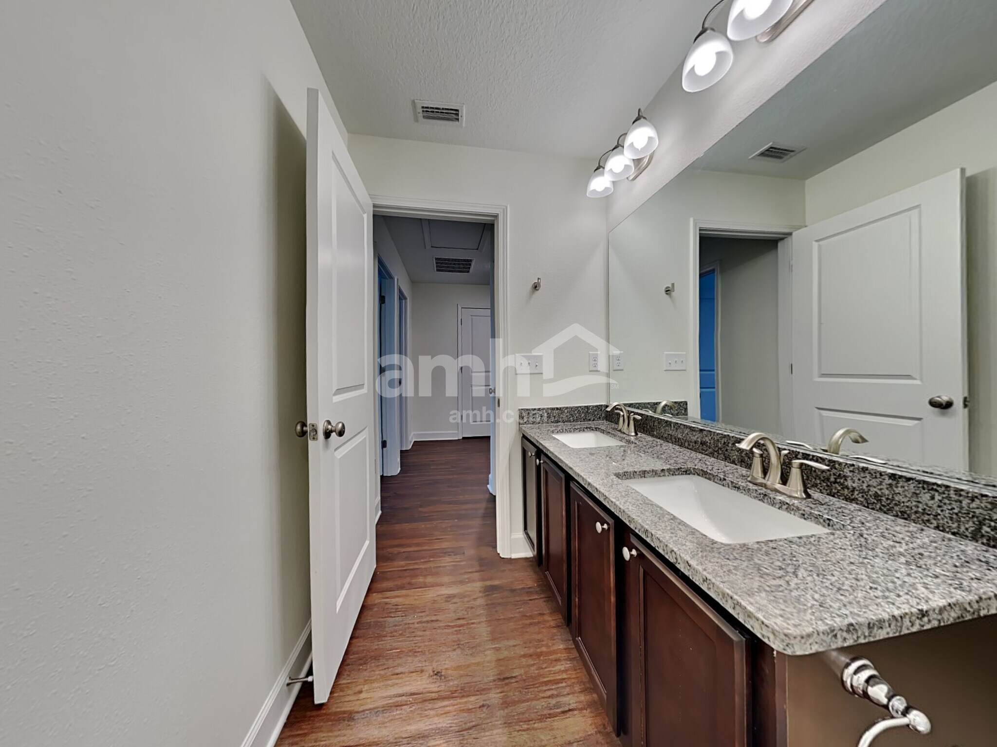 Building Photo - 927 Tan Tara Trl