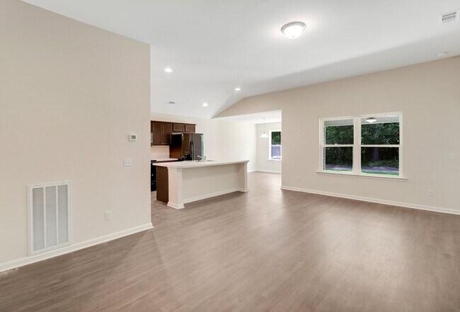 Building Photo - Hartford - Statesboro 3 Bed 2 Bath - Arbor Floor Plan