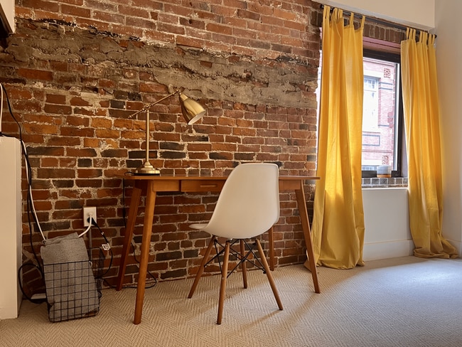 Building Photo - Historic, Fully Furnished Downtown Condo