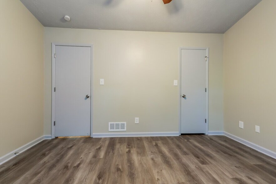 Building Photo - 3320 Revere Cir