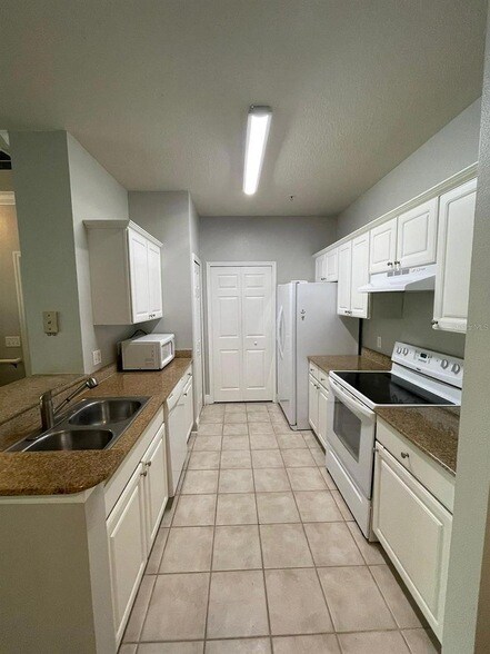 Building Photo - 142 Southern Pecan Cir