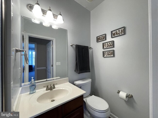 Building Photo - 634 Oyster Bay Pl
