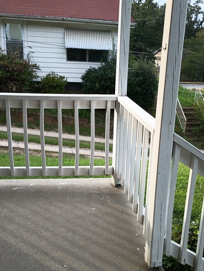 Primary Photo - 327 Caulder Ave