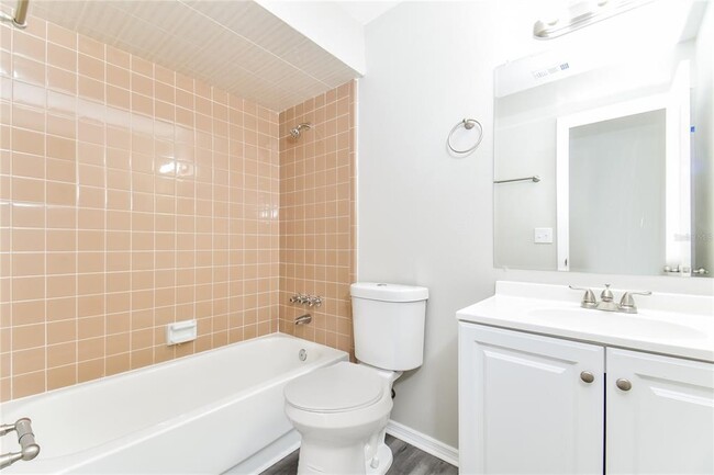 Building Photo - 903 Ashwood Ct