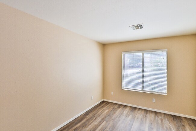 Building Photo - 14919 N 149th Dr
