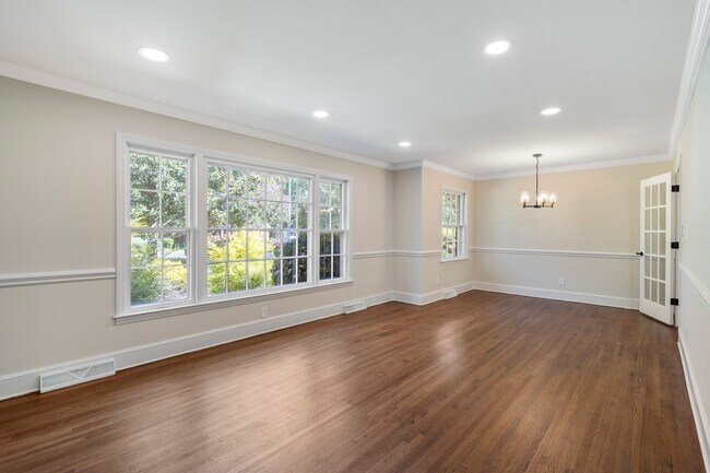 Building Photo - 5018 Beckford Dr