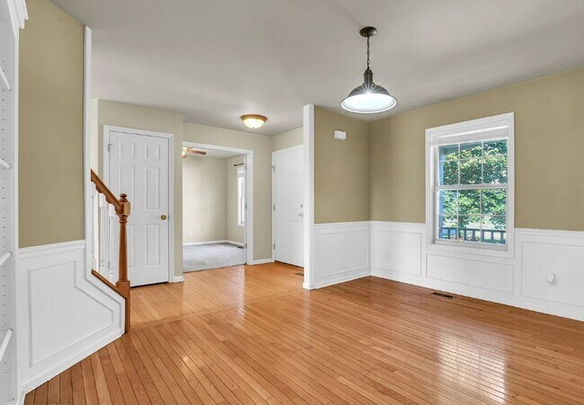 Building Photo - 709 Indigo Dr