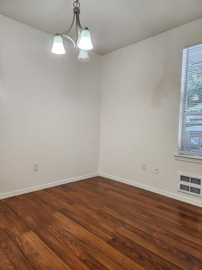 Building Photo - 500 National Ave N