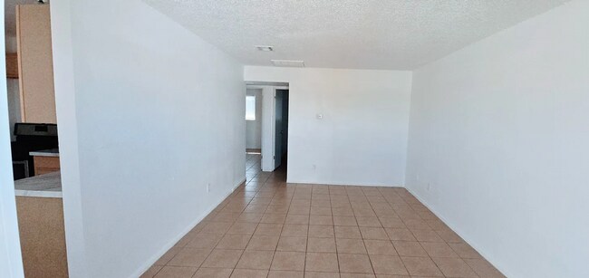 Building Photo - 2601 E Monte Cristo Ave