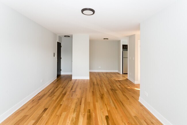 Building Photo - 699 Elm Pl