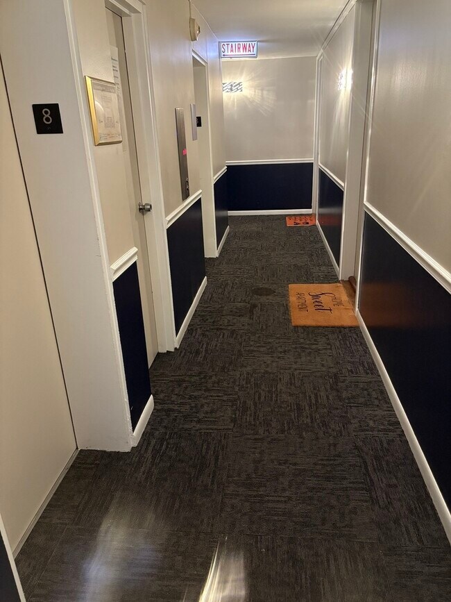 Building Photo - 6730 S South Shore Dr