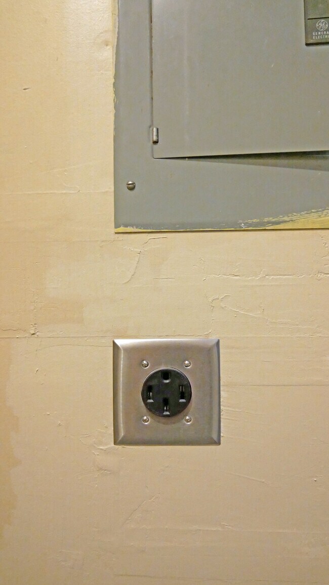 Building Photo - 318 Barbara Ln