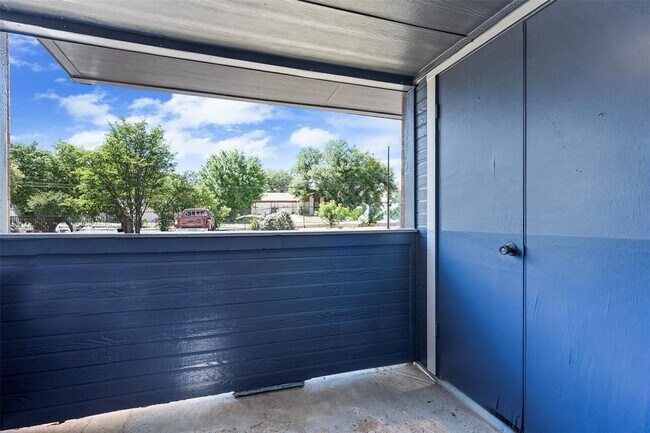 Building Photo - 2500 Burleson Rd
