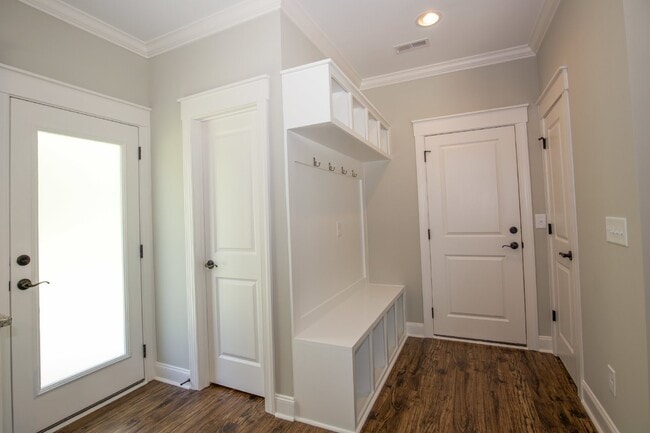 Building Photo - "Luxurious 3-Bed Townhouse with Granite Countertops on Juniper Lake Road!"