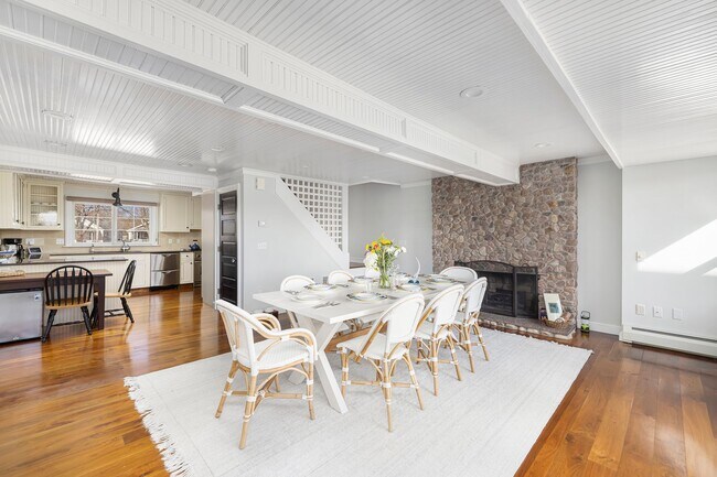 Building Photo - 57 Esmond Ave