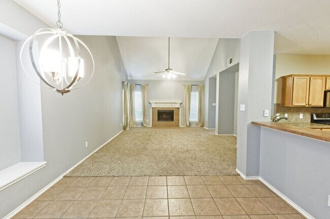 Building Photo - 1201 Rain Fern Dr
