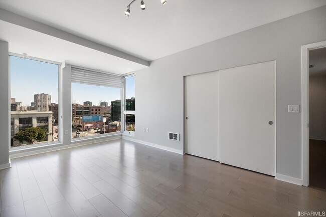 Bedroom #1 (master) - 555 4th St