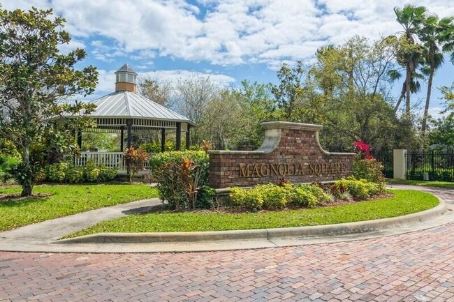 Building Photo - 3374 N Park Dr