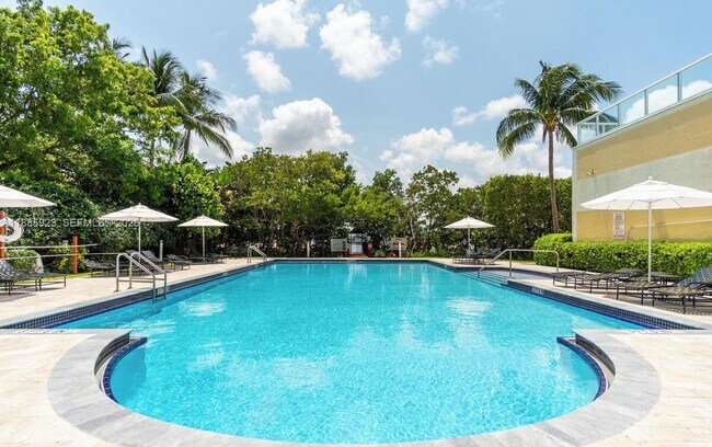 Building Photo - 17050 N Bay Rd