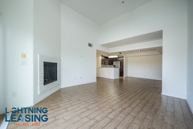 Building Photo - Stylish and Contemporary Two-Bedroom Retre...